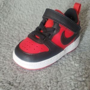 Nike Kids Black and Red Sneakers